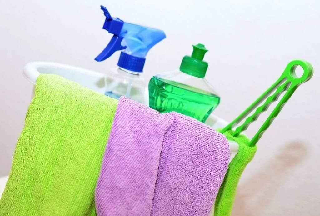 Foto: Putzeimer mit Reinigungsmitteln, Foto: Pixabay.com